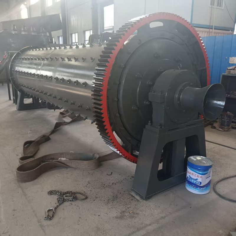 Molino de bolas industrial con capacidad de 1-60 t/h y potencia de 7.5-2500 kW para molienda en proceso húmedo